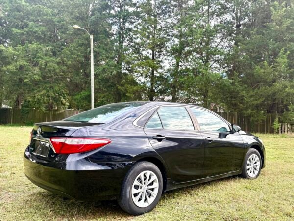 2016 TOYOTA CAMRY LE