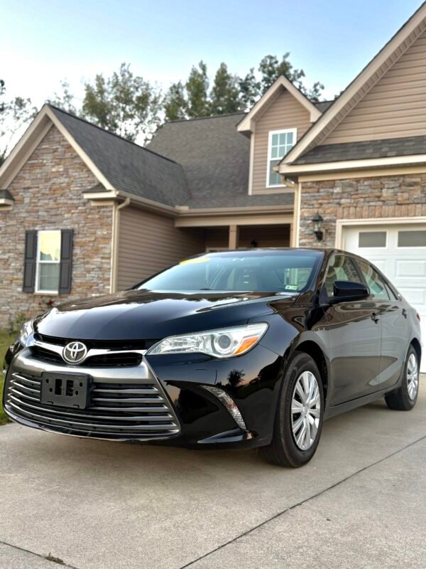 2016 TOYOTA CAMRY LE