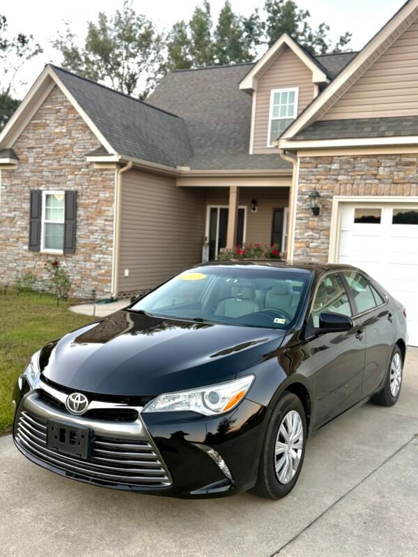 2016 TOYOTA CAMRY LE