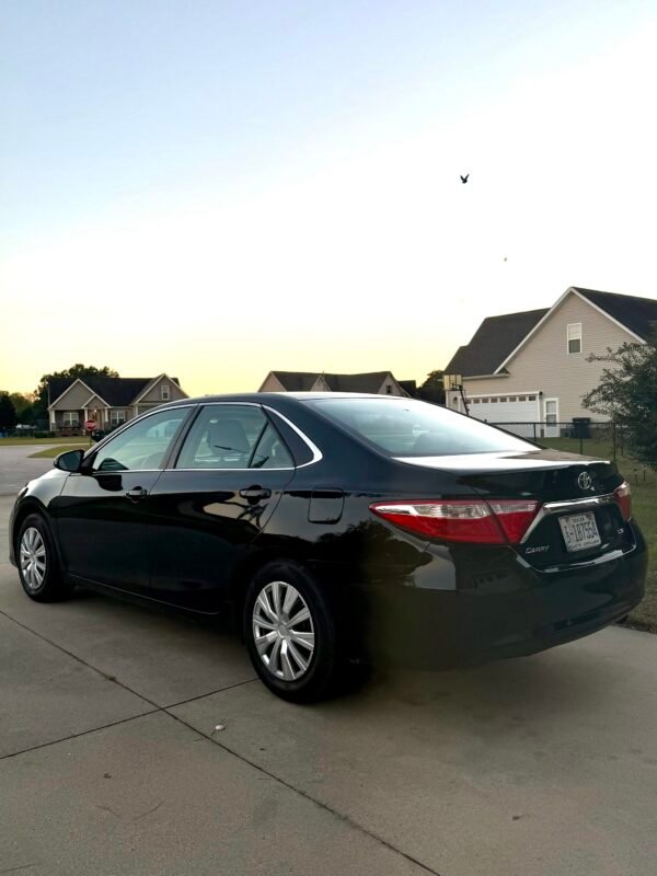 2016 TOYOTA CAMRY LE