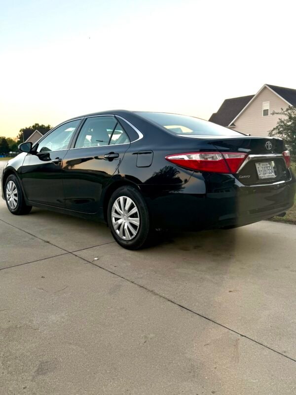 2016 TOYOTA CAMRY LE