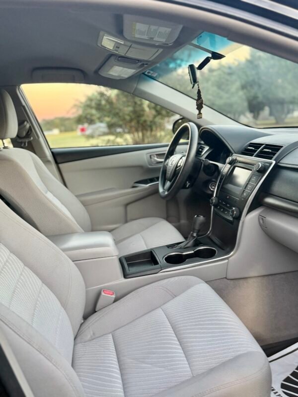 2016 TOYOTA CAMRY LE