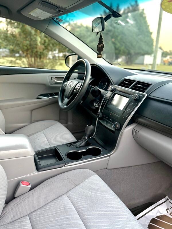2016 TOYOTA CAMRY LE
