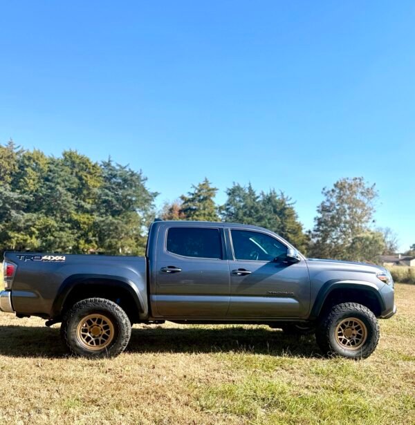 2021 TOYOTA TACOMA TRD 44K MILLAS