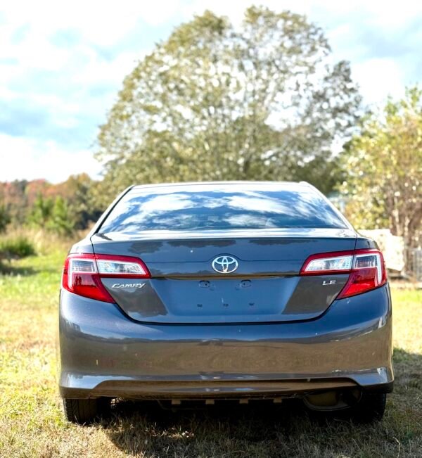 2014 TOYOTA CAMRY L 99 MIL MILLAS