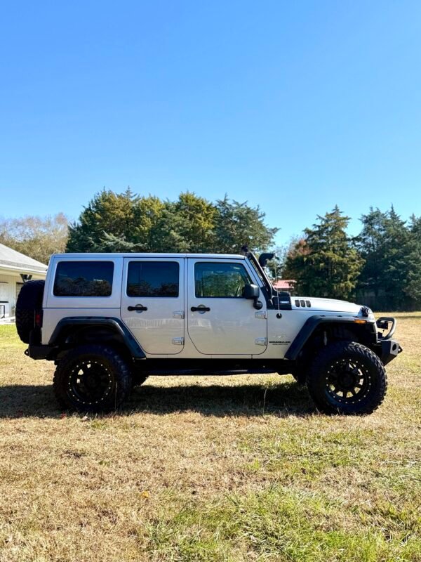 2014 JEEP WRANGLER SAHARA   |    82K MILES