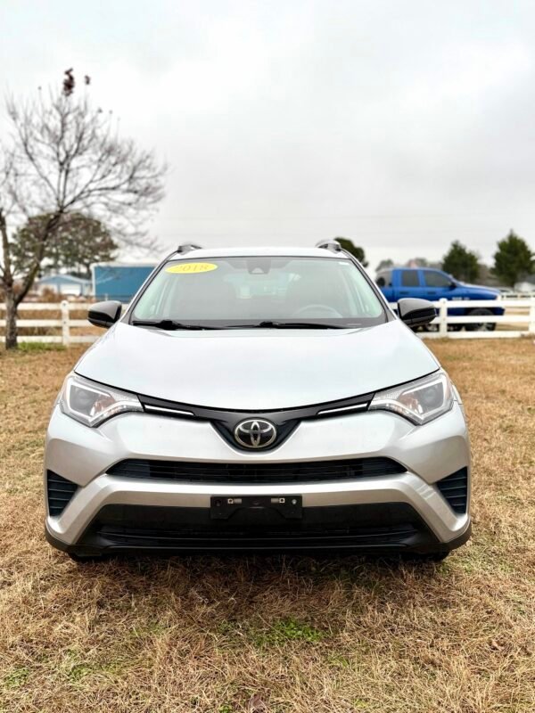 2018 TOYOTA RAV4 LE | 67,000 millas