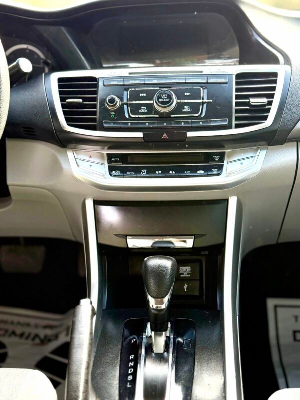 2013 HONDA ACCORD LX SEDAN