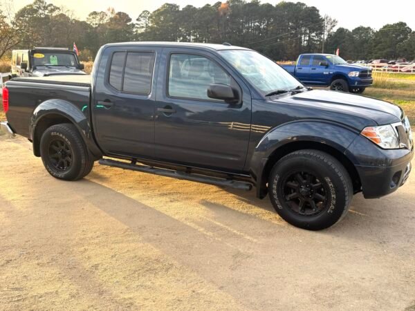 2016 NISSAN FRONTIER S