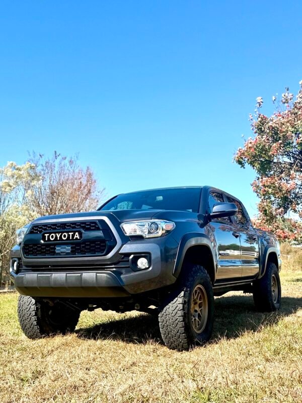 2021 TOYOTA TACOMA TRD 44K MILLAS