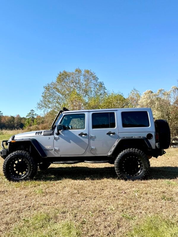 2014 JEEP WRANGLER SAHARA   |    82K MILES