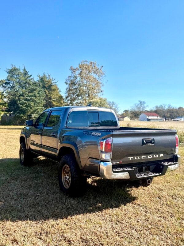 2021 TOYOTA TACOMA TRD 44K MILLAS