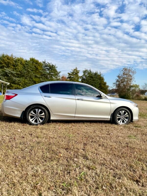 2013 HONDA ACCORD LX SEDAN