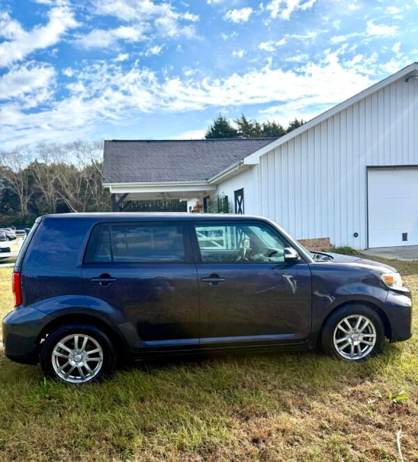 2012 TOYOTA SCION XB