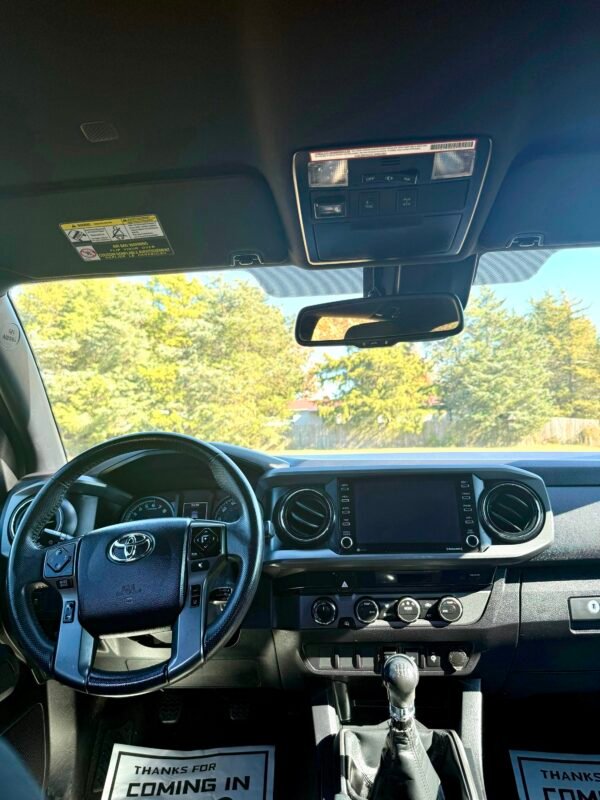 2021 TOYOTA TACOMA TRD 44K MILLAS