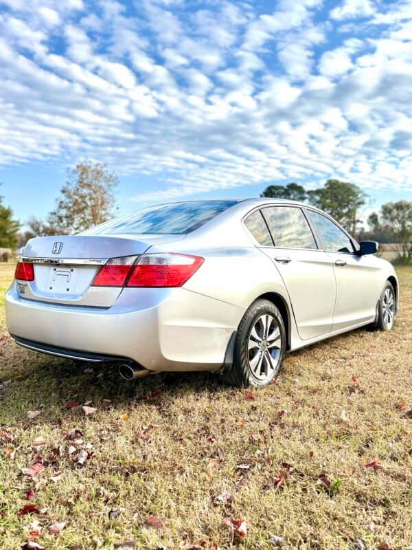 2013 HONDA ACCORD LX SEDAN