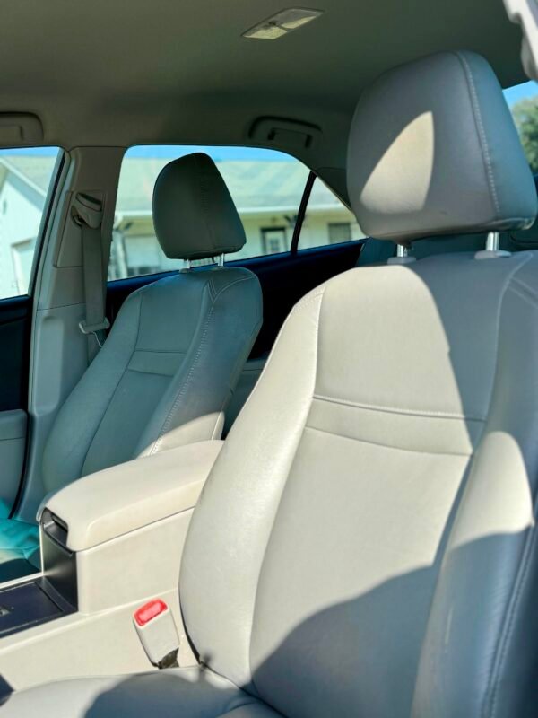 2014 TOYOTA CAMRY L 99 MIL MILLAS