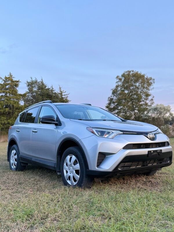 2018 TOYOTA RAV4 LE | 67,000 millas