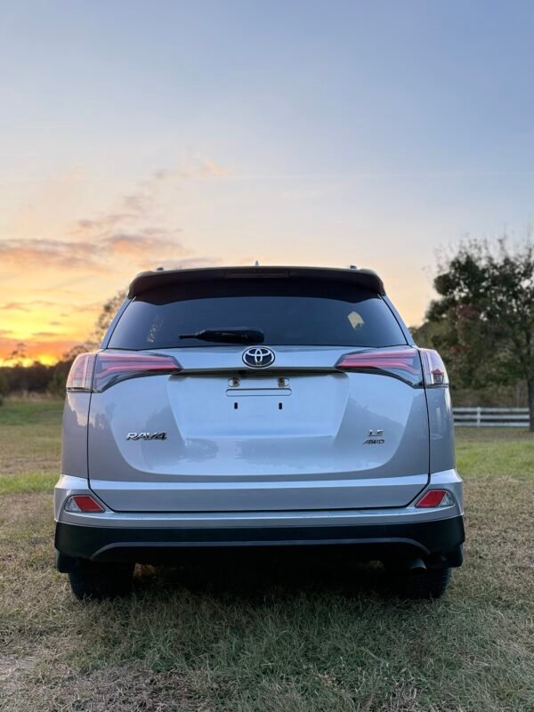 2018 TOYOTA RAV4 LE | 67,000 millas