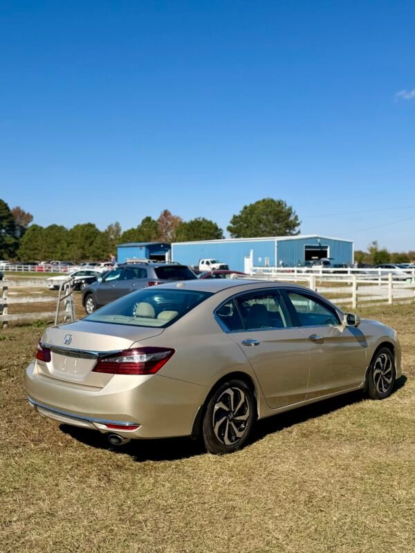 2017 HONDA ACCORD EXL 36 MIL MILLAS