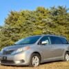 2017 TOYOTA SIENNA LE 106 MIL MILLAS