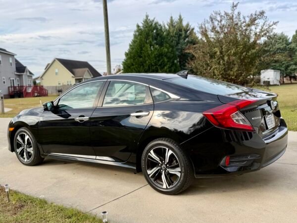 2017 HONDA CIVIC TOURING 67 MIL MILLAS