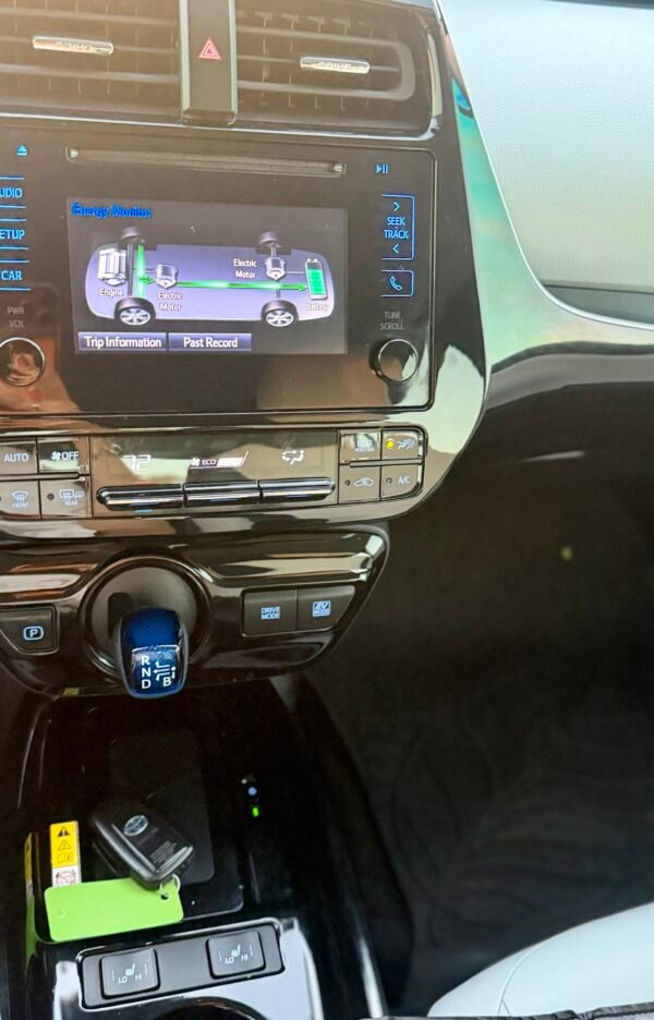 2019 TOYOTA PRIUS HYBRID 113 MIL MILLAS