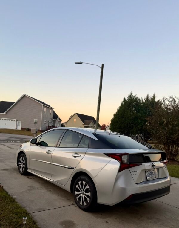 2019 TOYOTA PRIUS HYBRID 113 MIL MILLAS