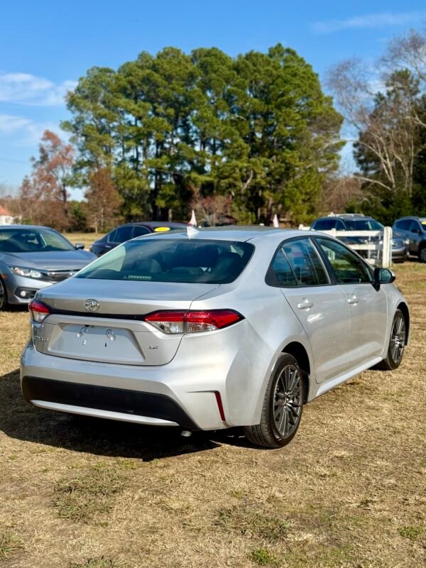 2021 TOYOTA COROLLA LE 73,000 MILLAS