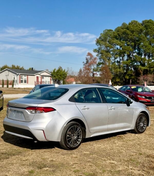 2021 TOYOTA COROLLA LE 73,000 MILLAS