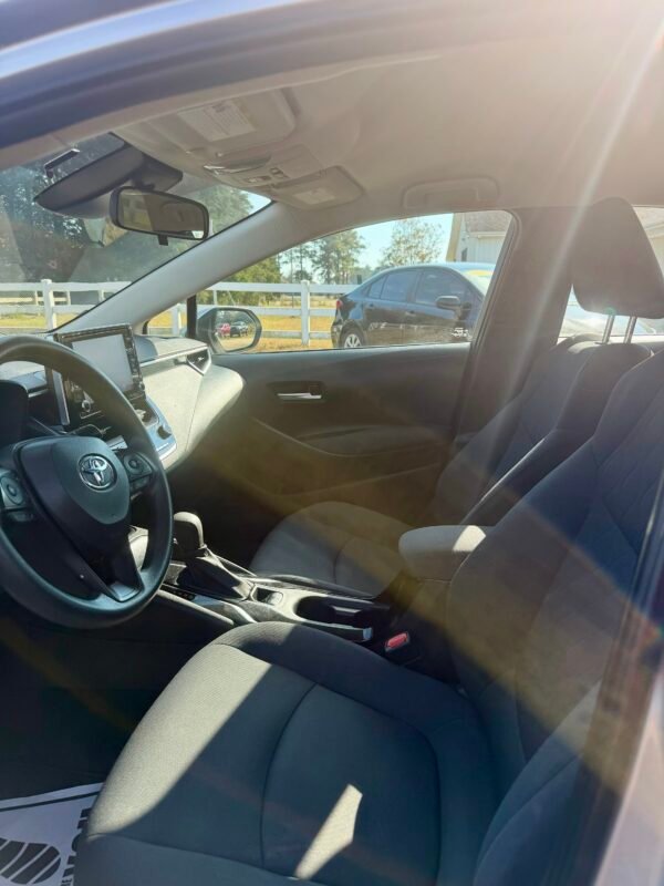 2021 TOYOTA COROLLA LE 73,000 MILLAS