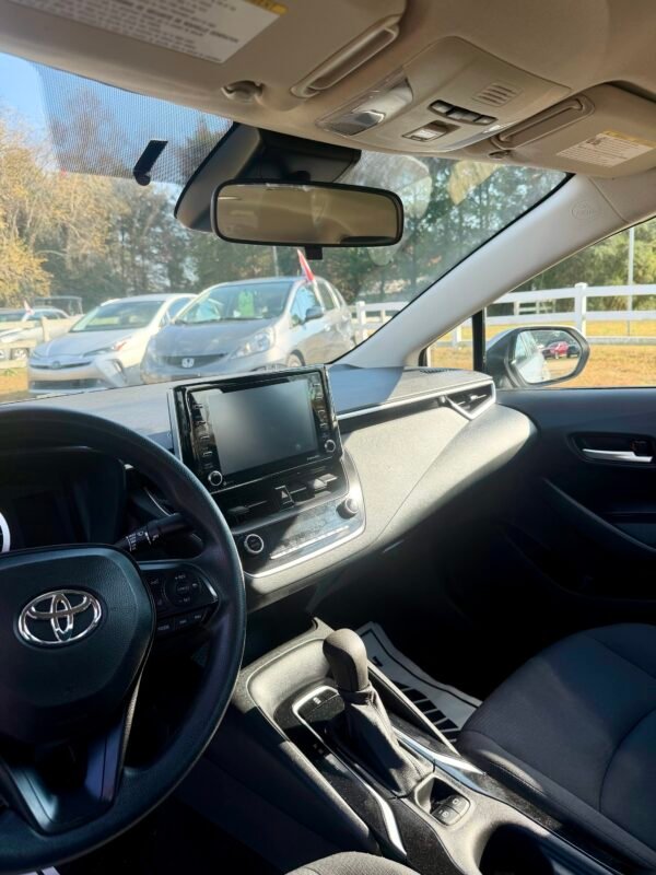 2021 TOYOTA COROLLA LE 73,000 MILLAS
