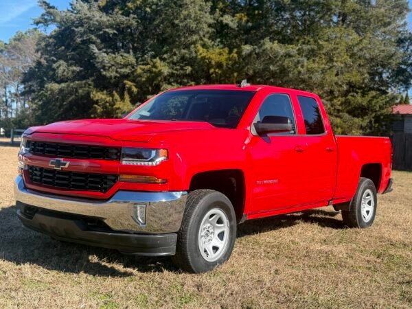 2018 CHEVROLET SILVERADO LT 149K MILES