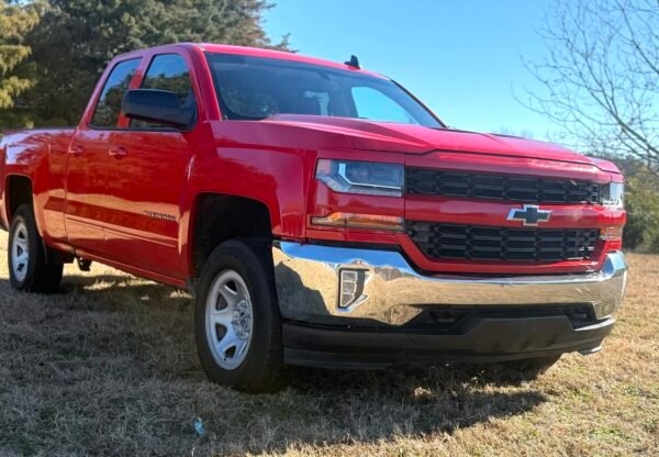 2018 CHEVROLET SILVERADO LT 149K MILES