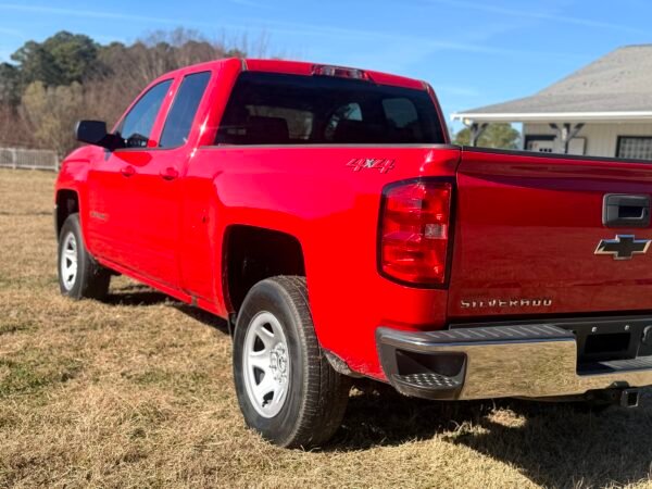 2018 CHEVROLET SILVERADO LT 149K MILES