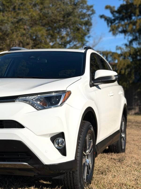 2017 TOYOTA RAV4  XLE 109K MILAS
