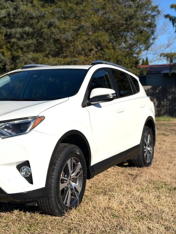 2017 TOYOTA RAV4  XLE 109K MILAS