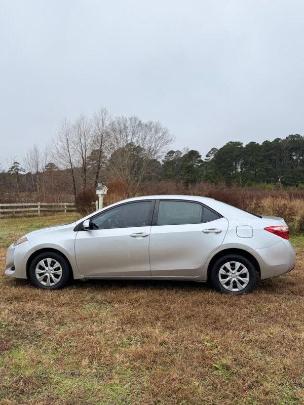 2017 TOYOTA COROLLA   |     109K MILLAS
