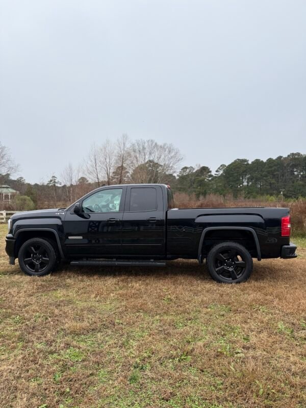 2019 GMC SIERRA 1500 LIMITED 4D | 137k millas