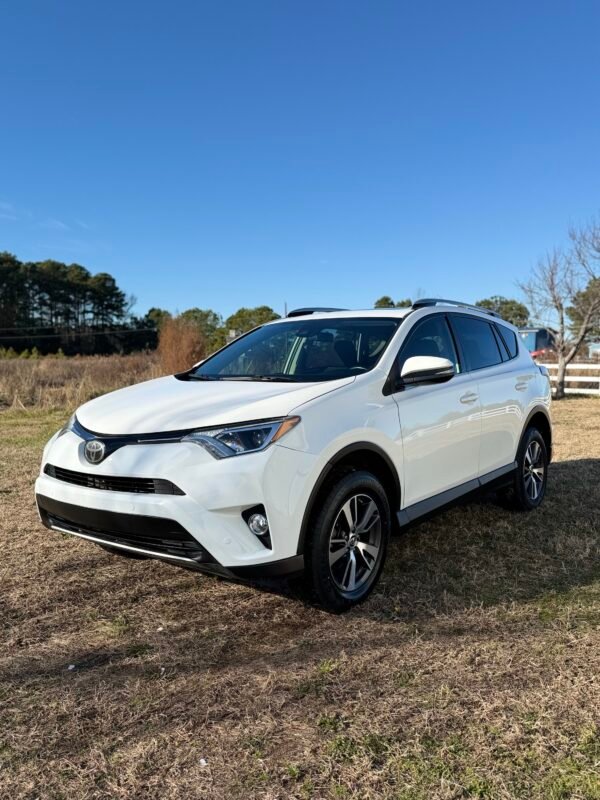 2017 TOYOTA RAV4  XLE 109K MILAS