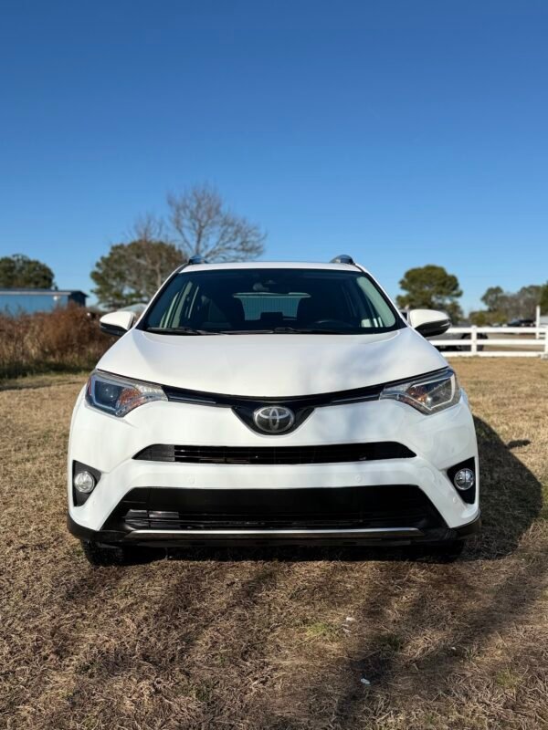 2017 TOYOTA RAV4  XLE 109K MILAS