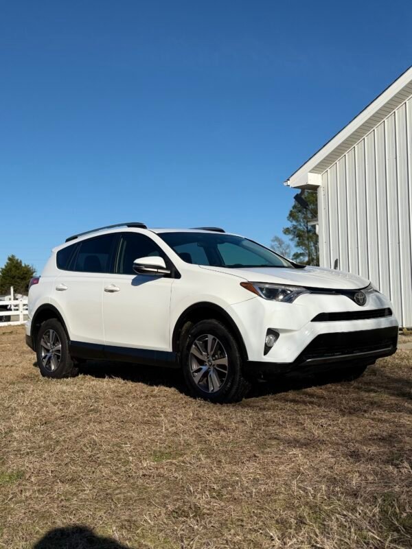 2017 TOYOTA RAV4  XLE 109K MILAS
