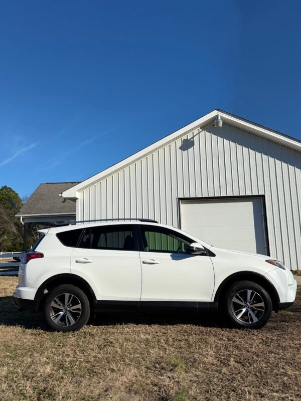 2017 TOYOTA RAV4  XLE 109K MILAS