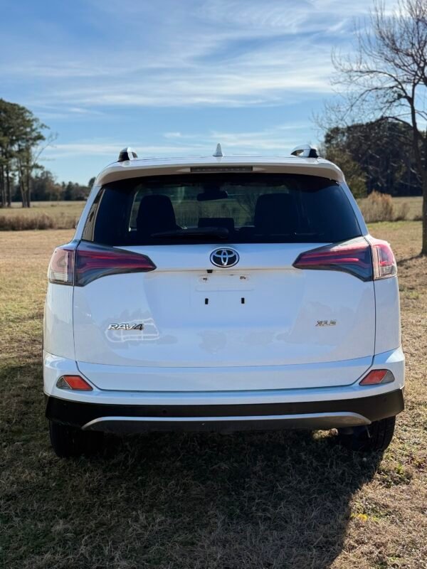 2017 TOYOTA RAV4  XLE 109K MILAS