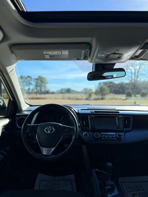 2017 TOYOTA RAV4  XLE 109K MILAS