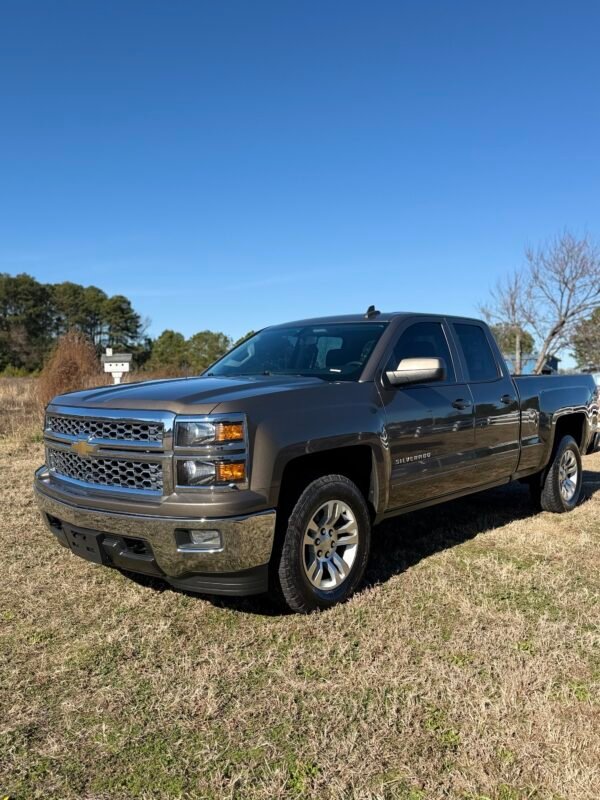 2015 CHEVROLET SILVERADO LT   95K MILLAS