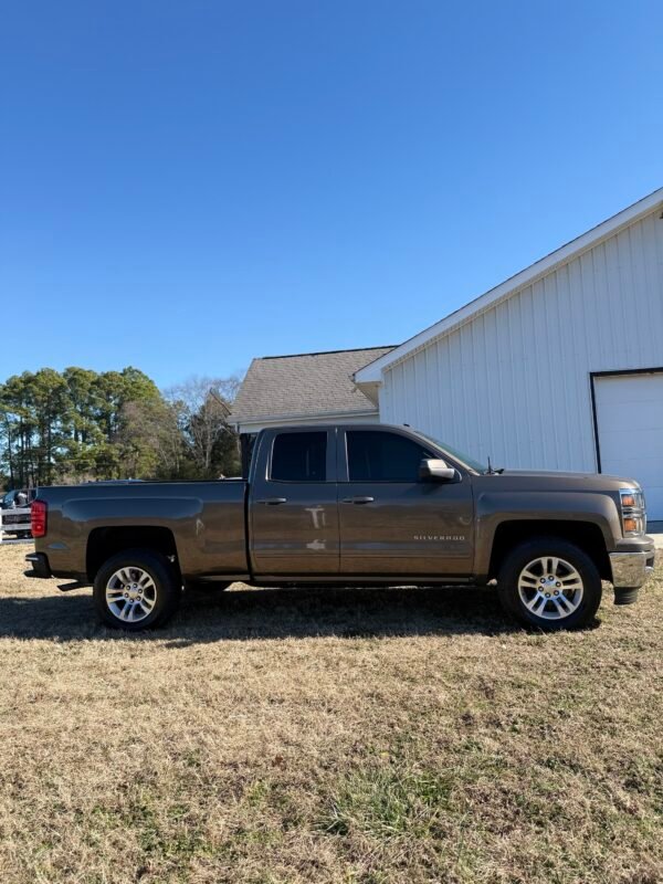 2015 CHEVROLET SILVERADO LT   95K MILLAS