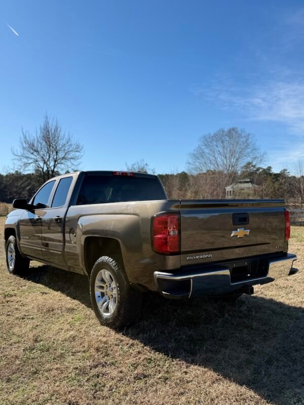 2015 CHEVROLET SILVERADO LT   95K MILLAS