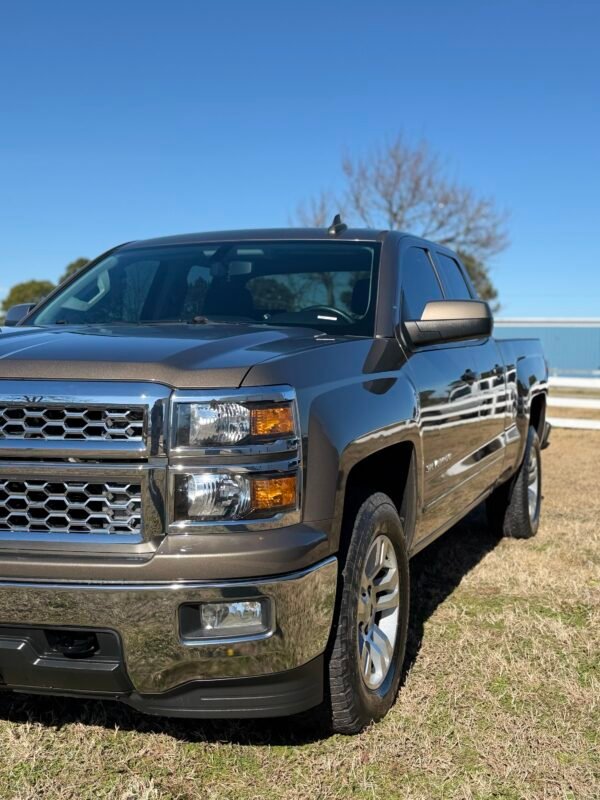 2015 CHEVROLET SILVERADO LT   95K MILLAS