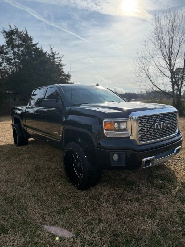 2014 GMC SIERRA DENALI 1500  155K MILES
